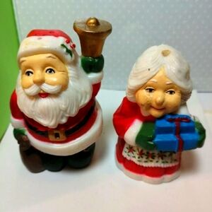SALT & PEPPER SHAKERS VINTAGE MR/MRS SANTA CLAUS